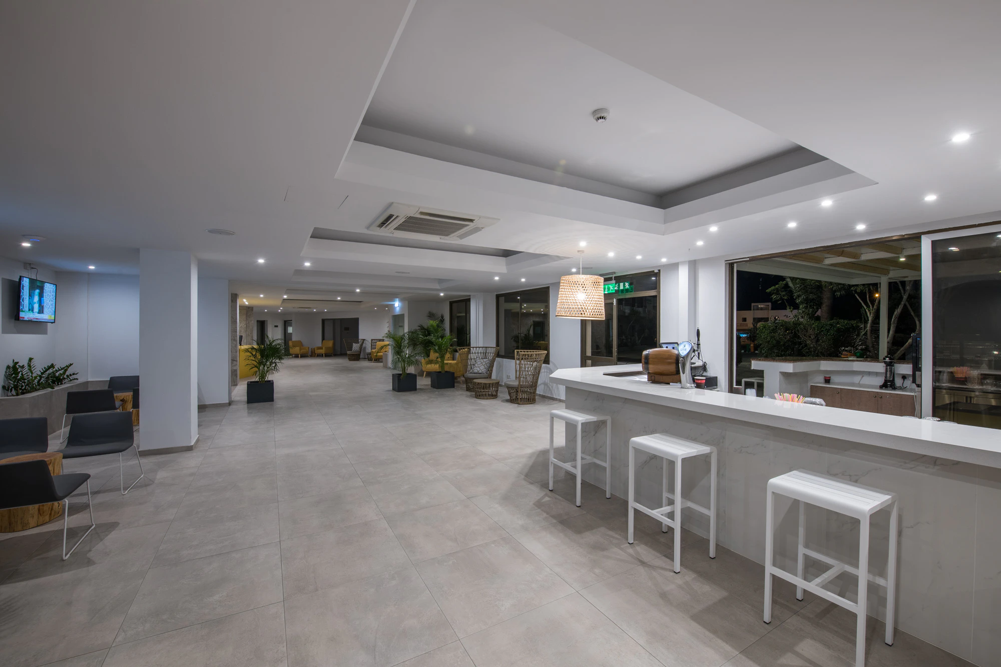 Pool bar